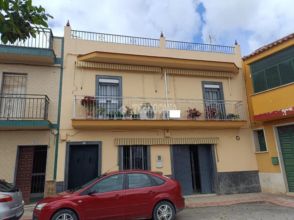 Casa aparellada a Centro-Doña Mercedes